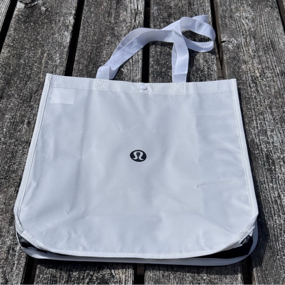 Lululemon Reusable Tote- Large - Picture 7 of 12